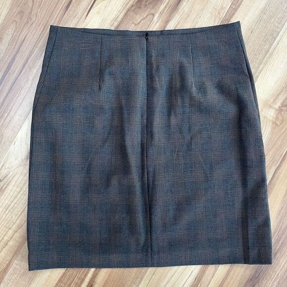 Rachel Zoe Glen Plaid Pencil Skirt, Size 6, Classic Fall Style with Subtle Slit - Picture 4 of 5